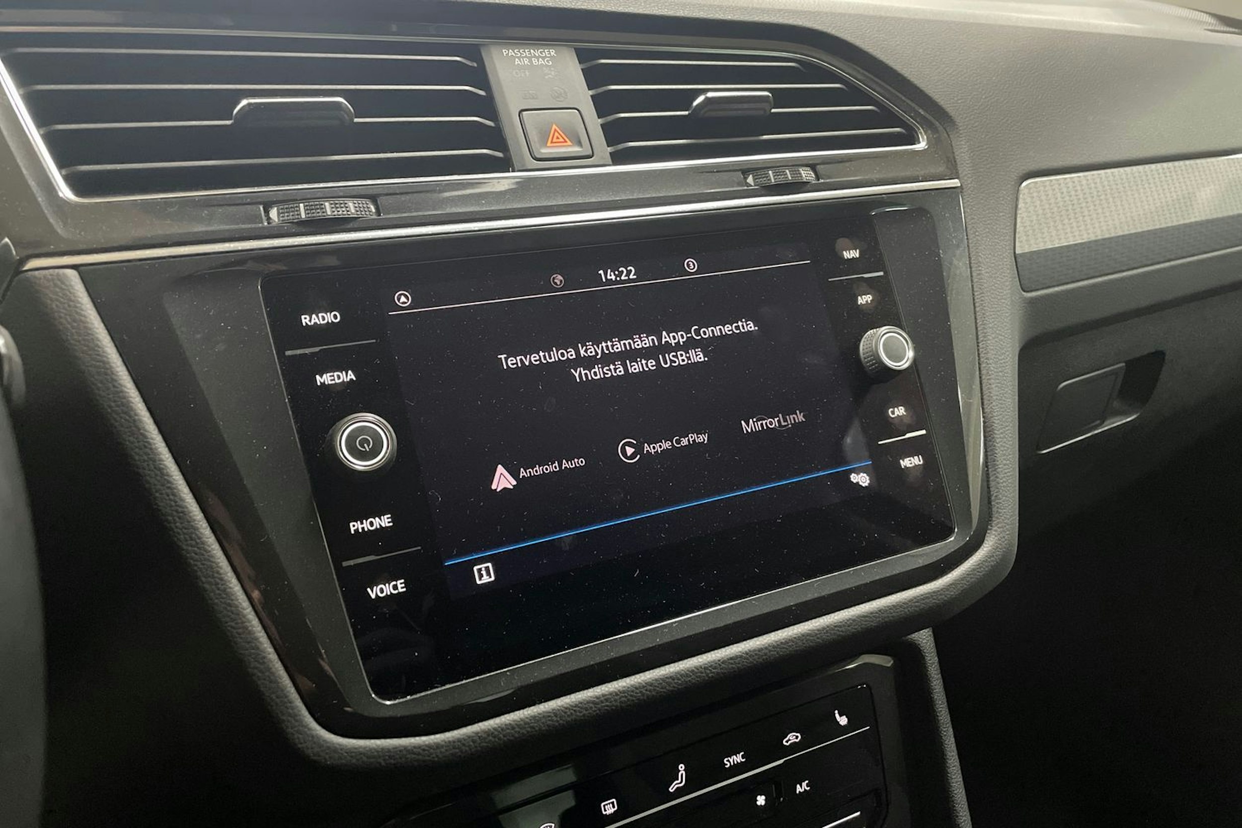 musta Volkswagen Tiguan 2022 kuva 17.