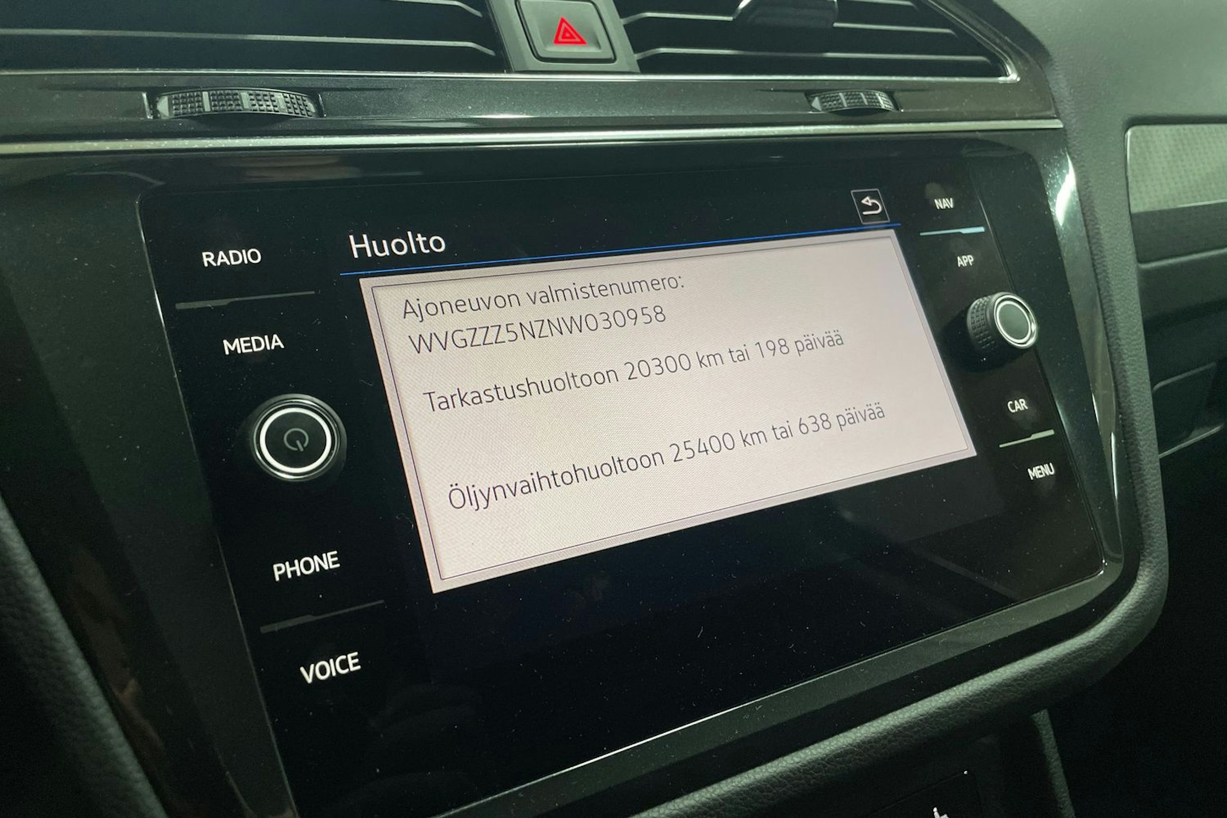 musta Volkswagen Tiguan 2022 kuva 18.