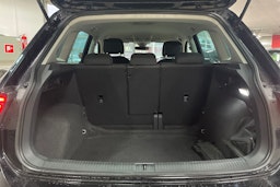 musta Volkswagen Tiguan 2022 kuva 22.