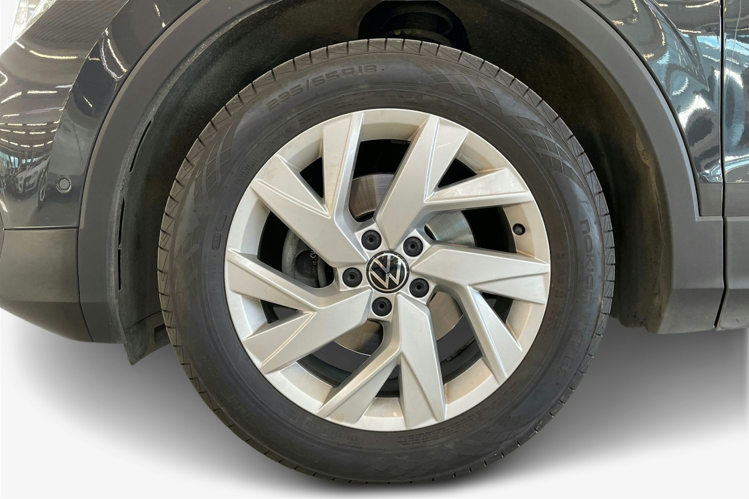 harmaa Volkswagen Tiguan 2022 kuva 11.