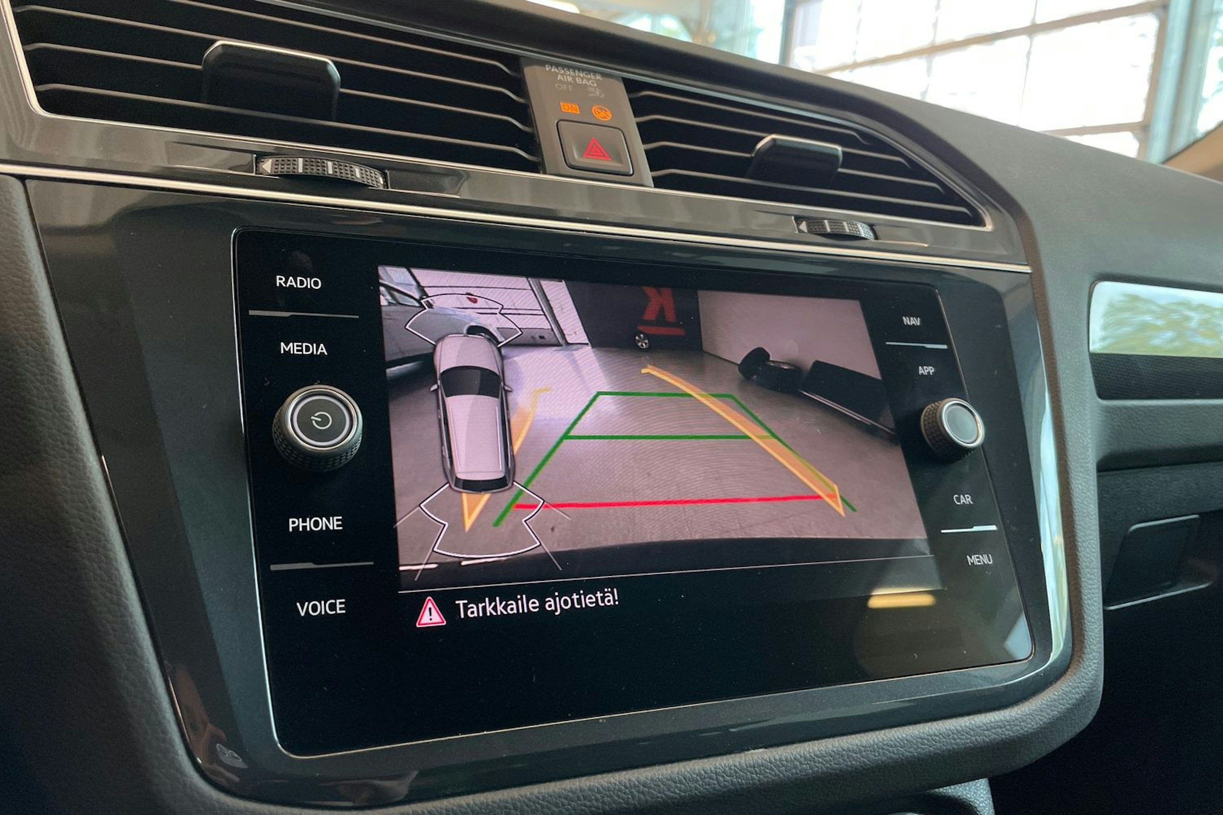 harmaa Volkswagen Tiguan 2022 kuva 22.