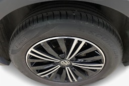 Musta Volkswagen Tiguan 2022 kuva 11.