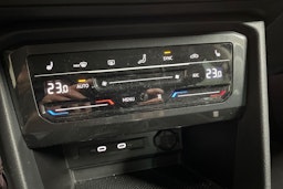 Musta Volkswagen Tiguan 2022 kuva 21.