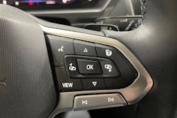 Musta Volkswagen Tiguan 2022 kuva 23.