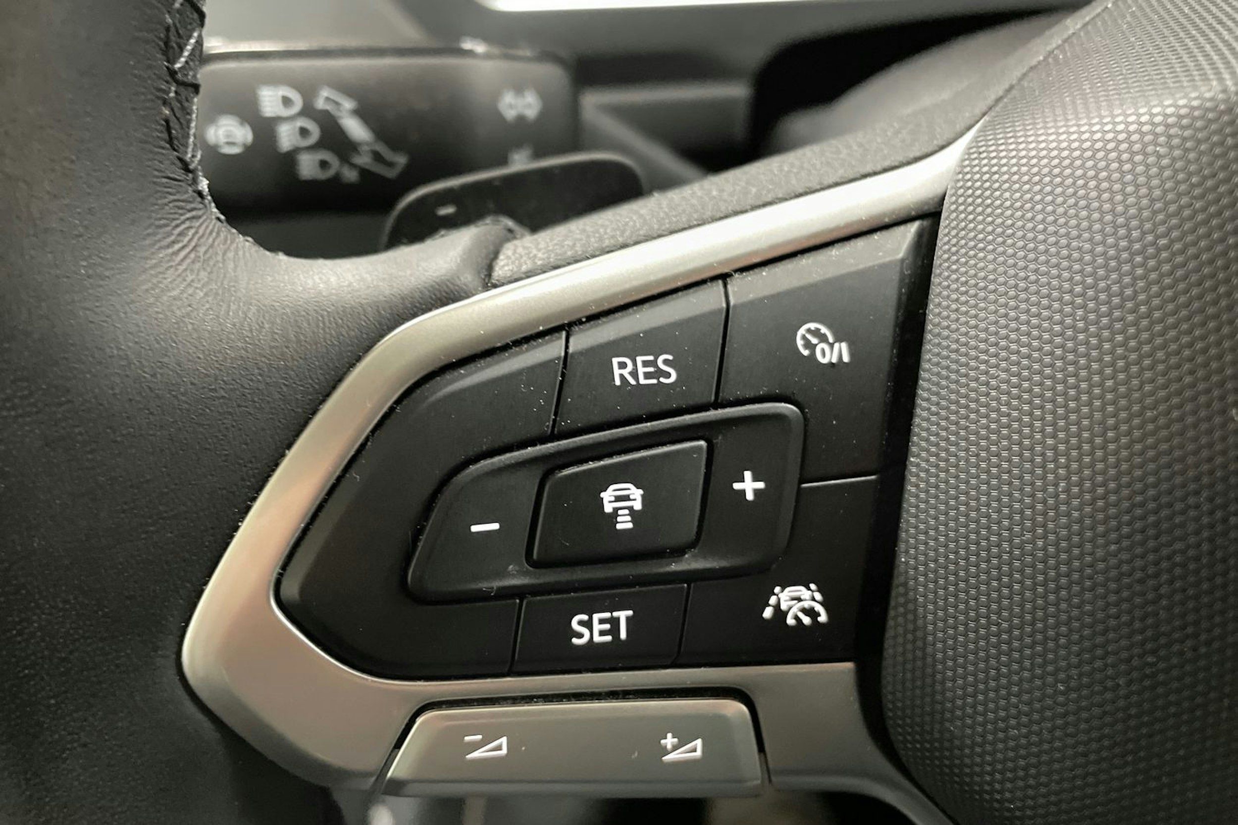 Musta Volkswagen Tiguan 2022 kuva 24.