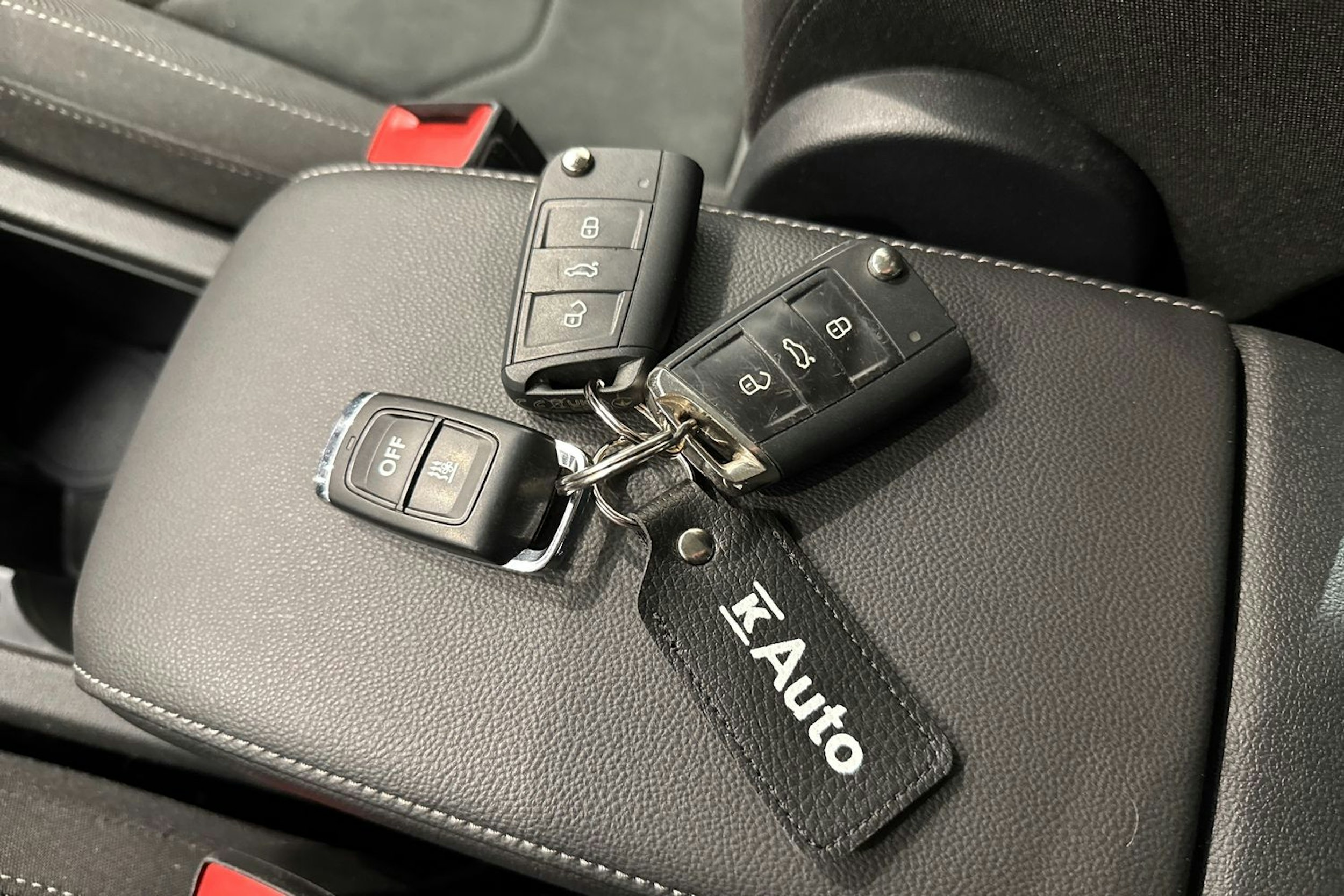 musta Volkswagen Tiguan 2022 kuva 28.