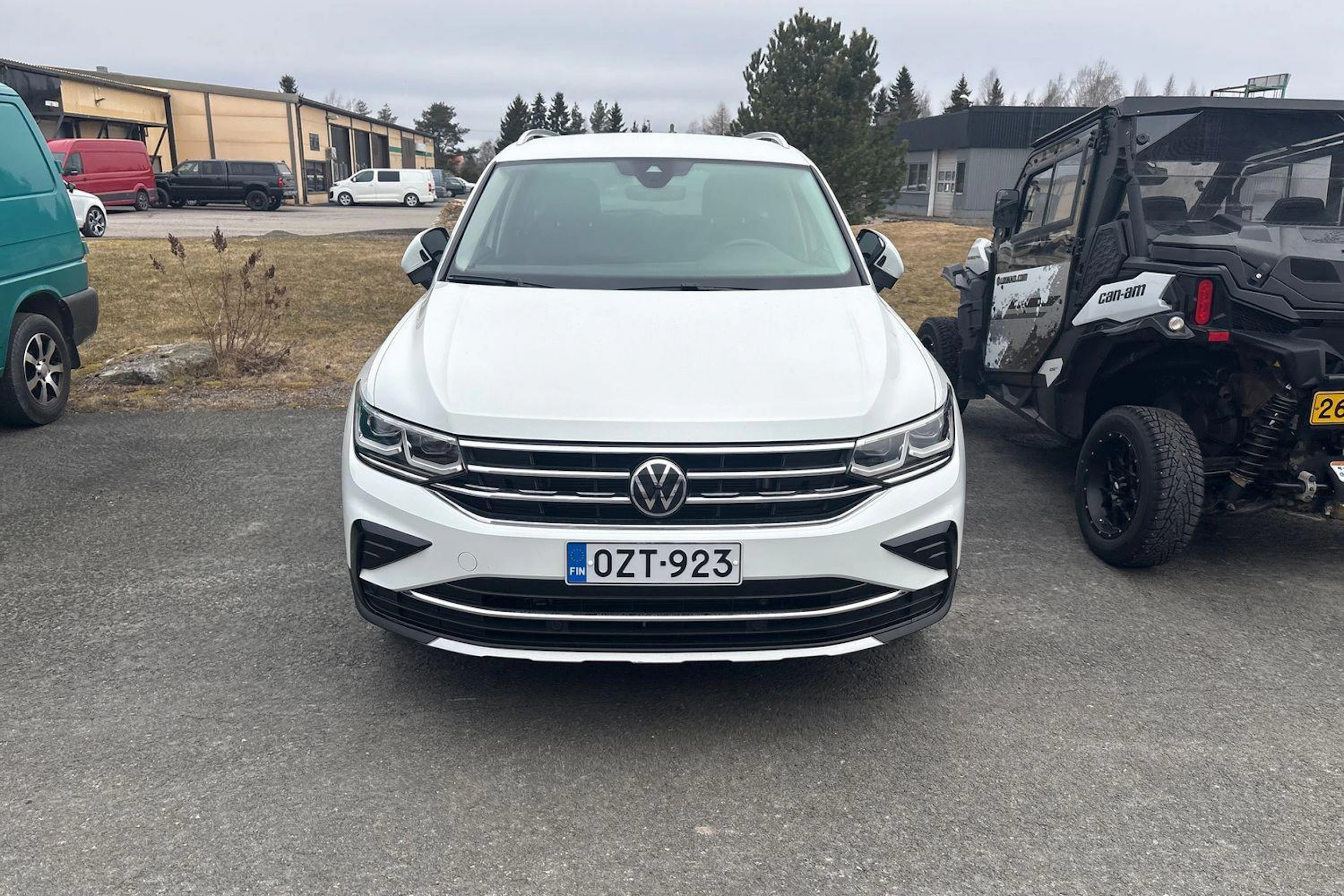 Valkoinen Volkswagen Tiguan 2023 kuva 3.