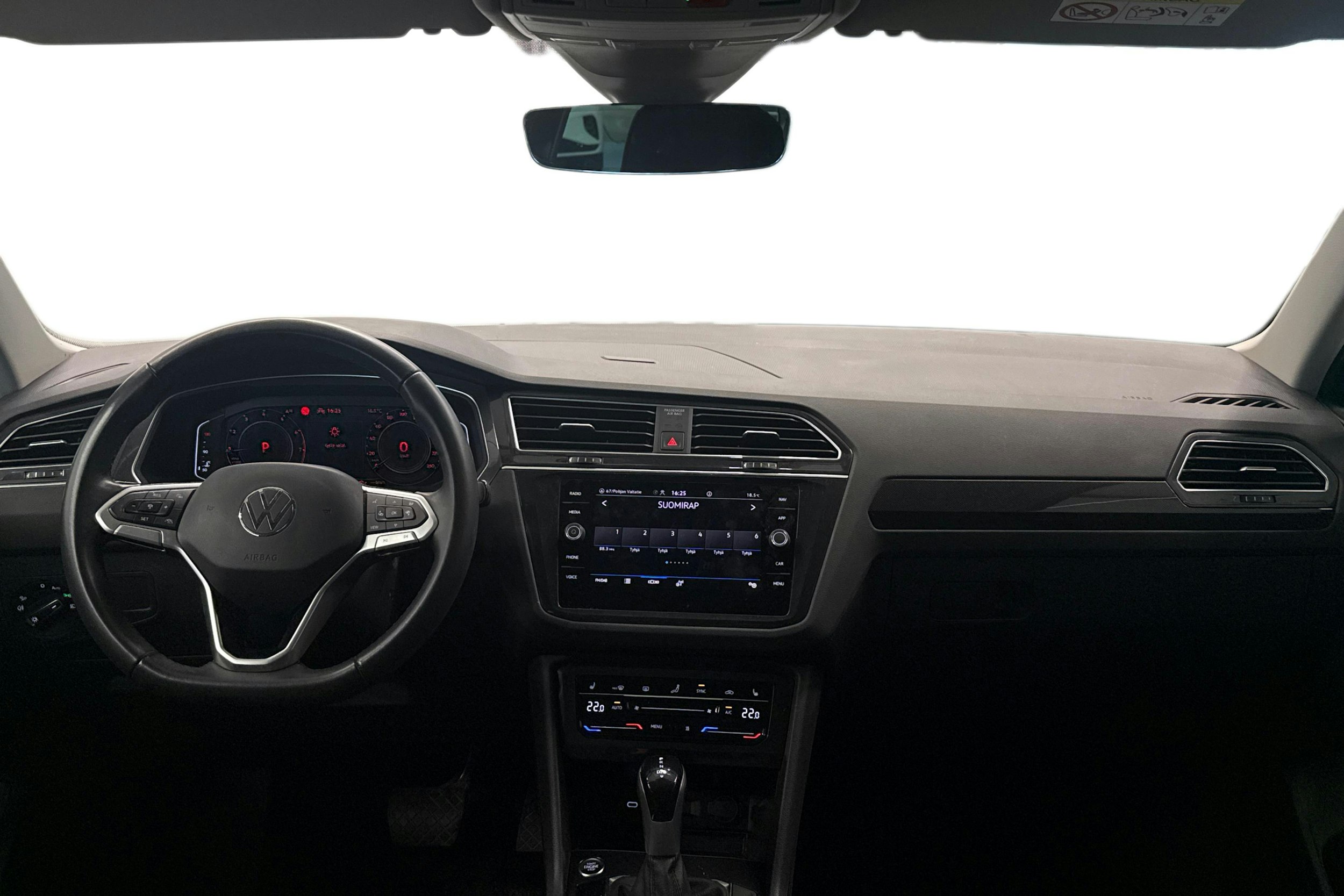 musta Volkswagen Tiguan 2022 kuva 9.