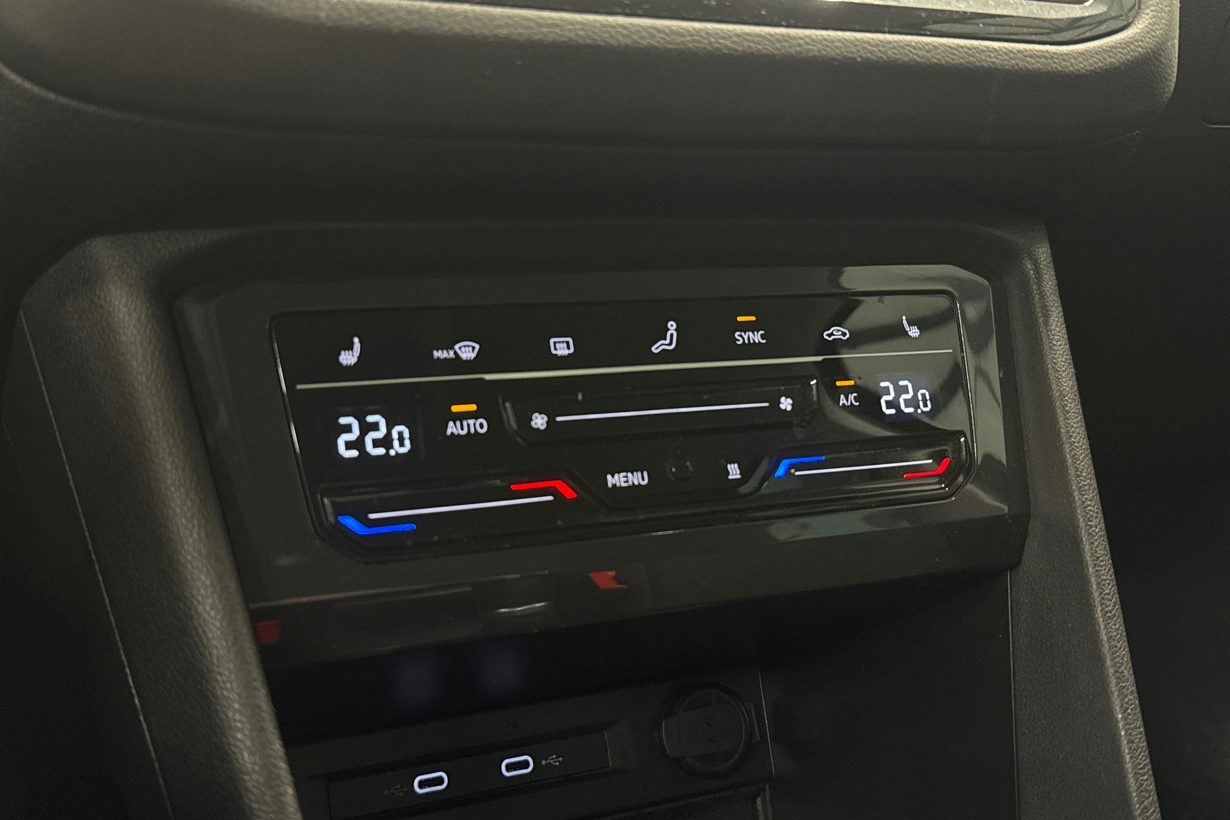 musta Volkswagen Tiguan 2022 kuva 22.