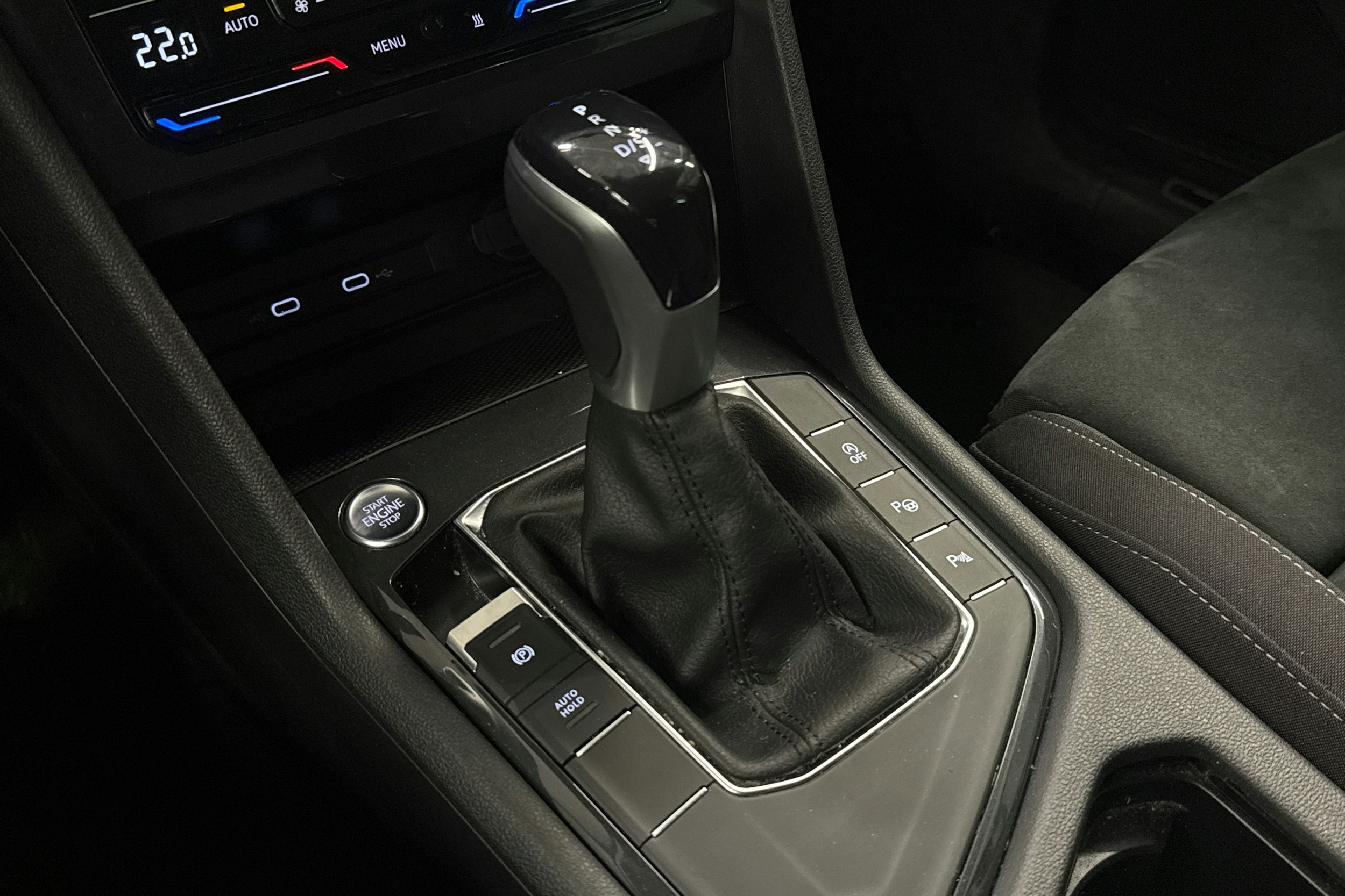 musta Volkswagen Tiguan 2022 kuva 23.