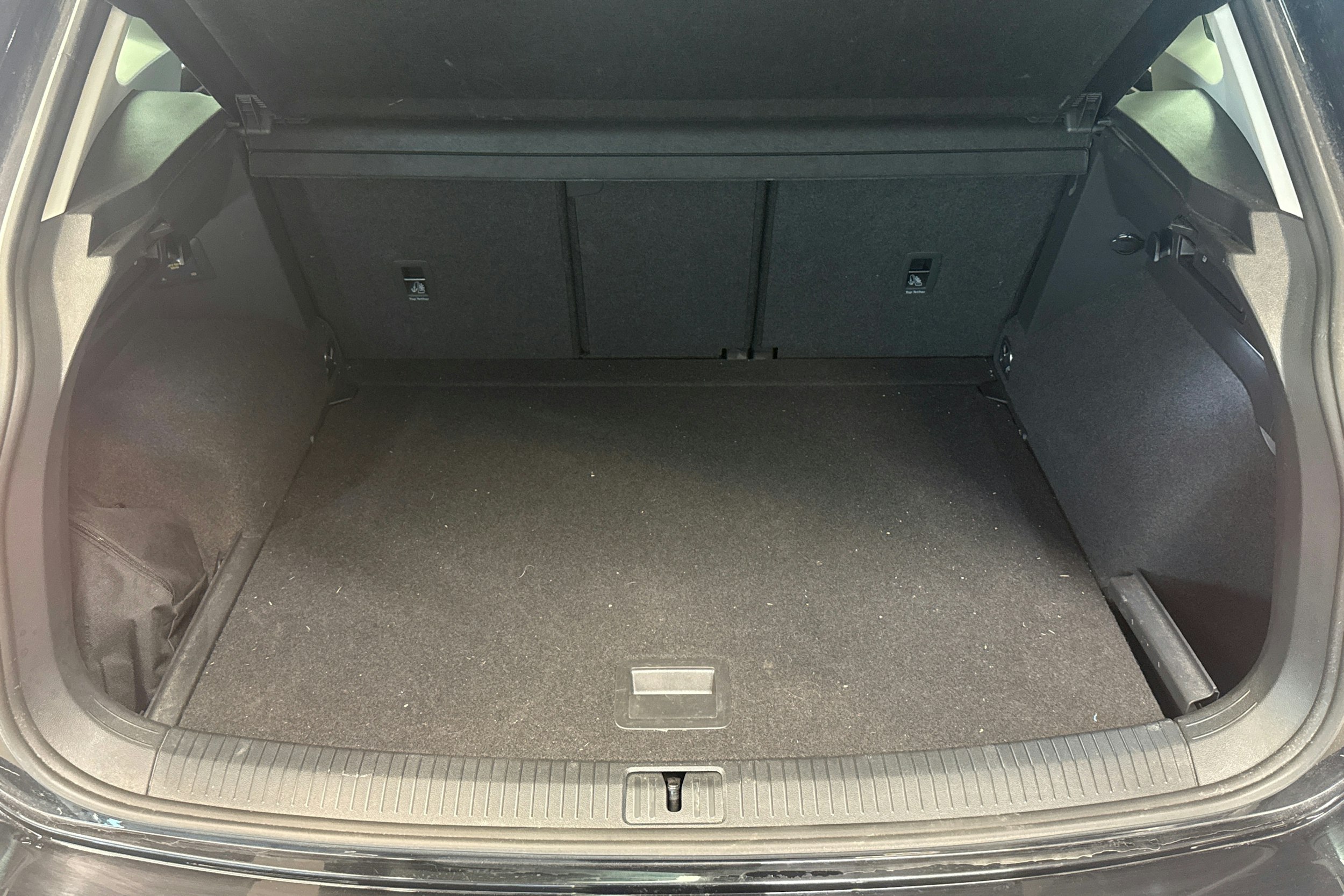 musta Volkswagen Tiguan 2022 kuva 26.