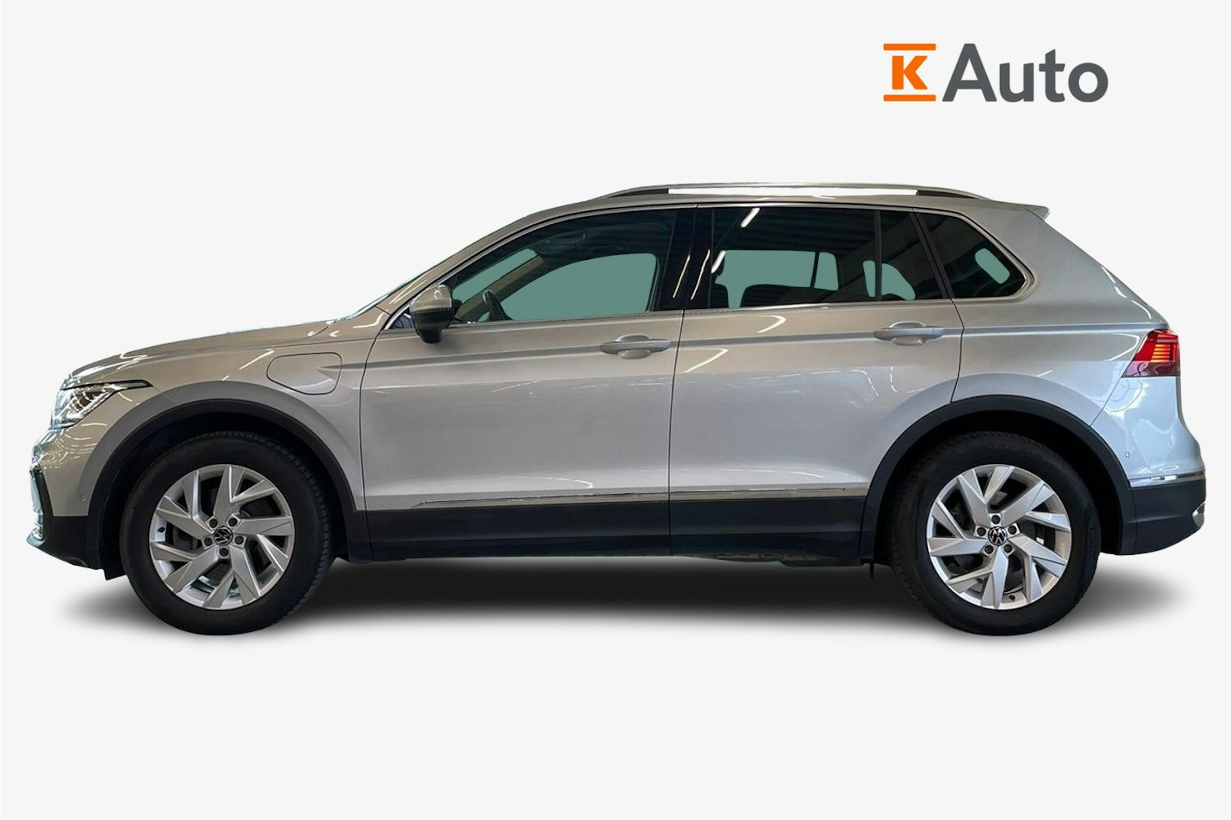 Harmaa Volkswagen Tiguan 2022 kuva 6.