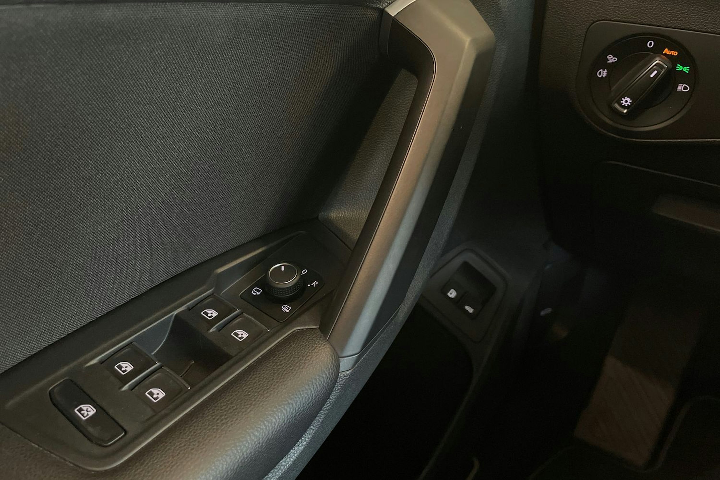 Harmaa Volkswagen Tiguan 2022 kuva 19.