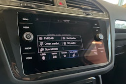 Harmaa Volkswagen Tiguan 2022 kuva 22.