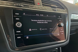 Harmaa Volkswagen Tiguan 2022 kuva 23.