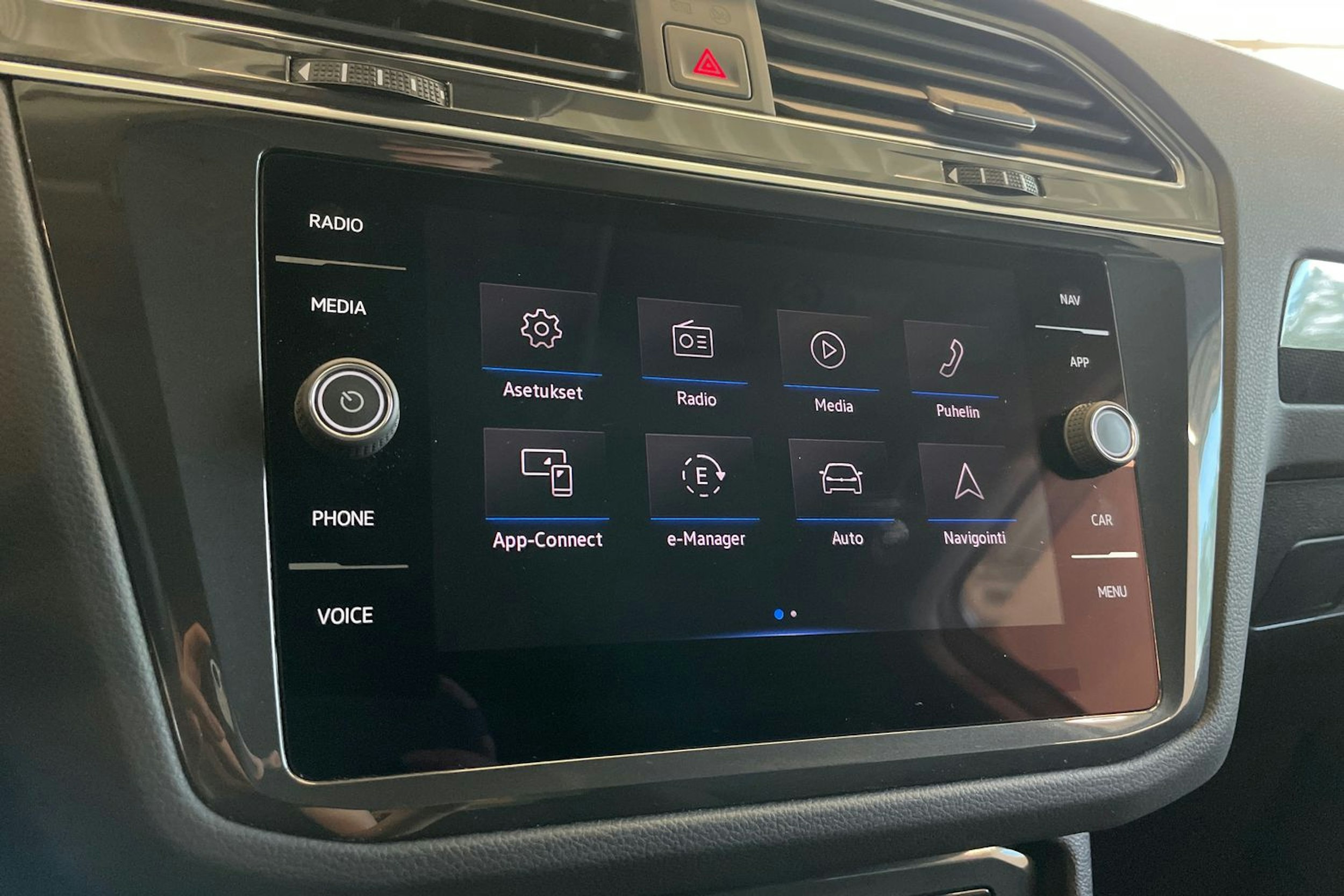Harmaa Volkswagen Tiguan 2022 kuva 25.