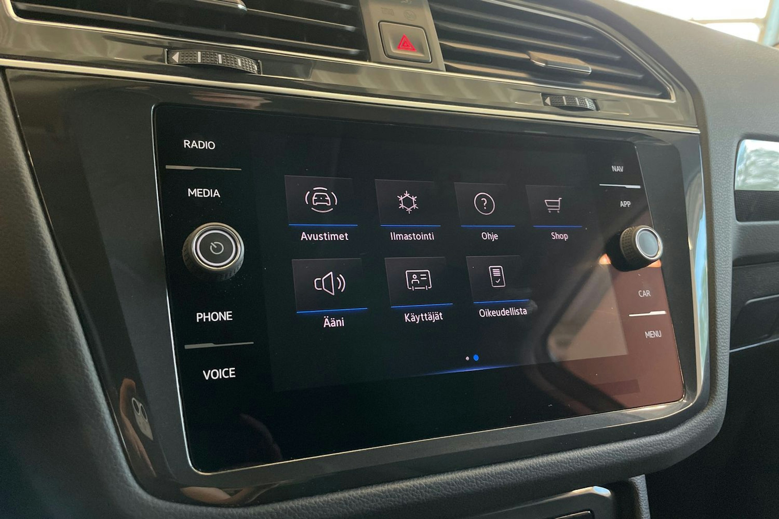 Harmaa Volkswagen Tiguan 2022 kuva 26.