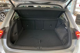 Harmaa Volkswagen Tiguan 2022 kuva 29.