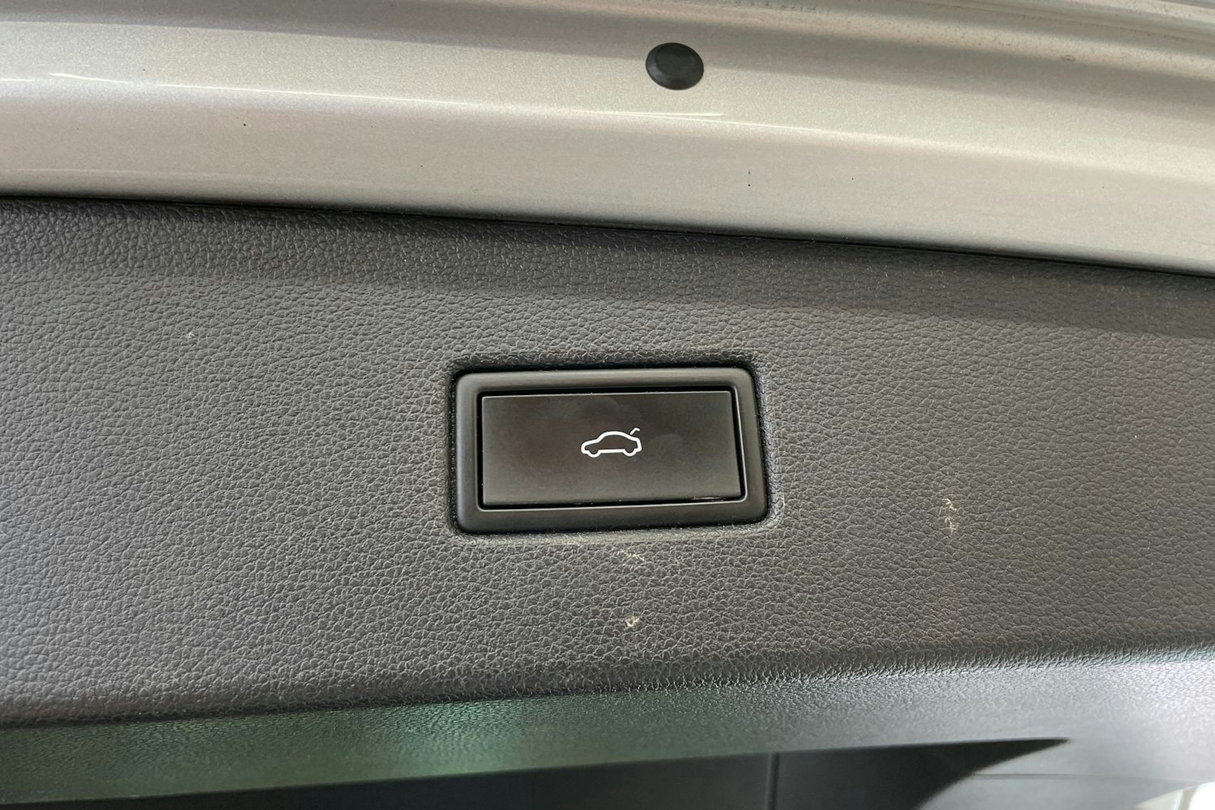 Harmaa Volkswagen Tiguan 2022 kuva 30.