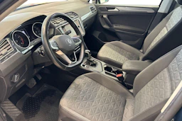 Sininen Volkswagen Tiguan 2022 kuva 8.