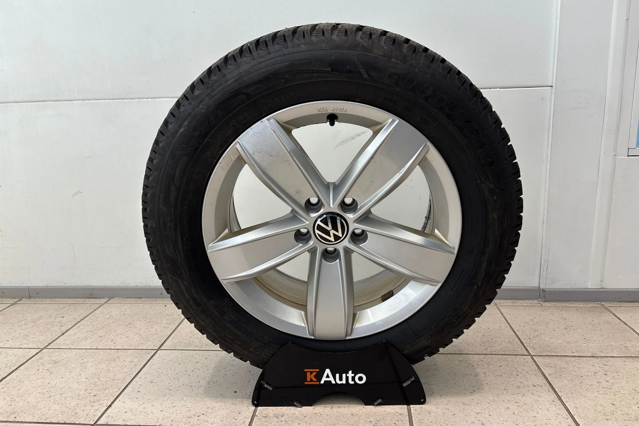 Sininen Volkswagen Tiguan 2022 kuva 15.