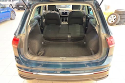 Sininen Volkswagen Tiguan 2022 kuva 17.
