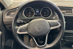 Sininen Volkswagen Tiguan 2022 kuva 19.