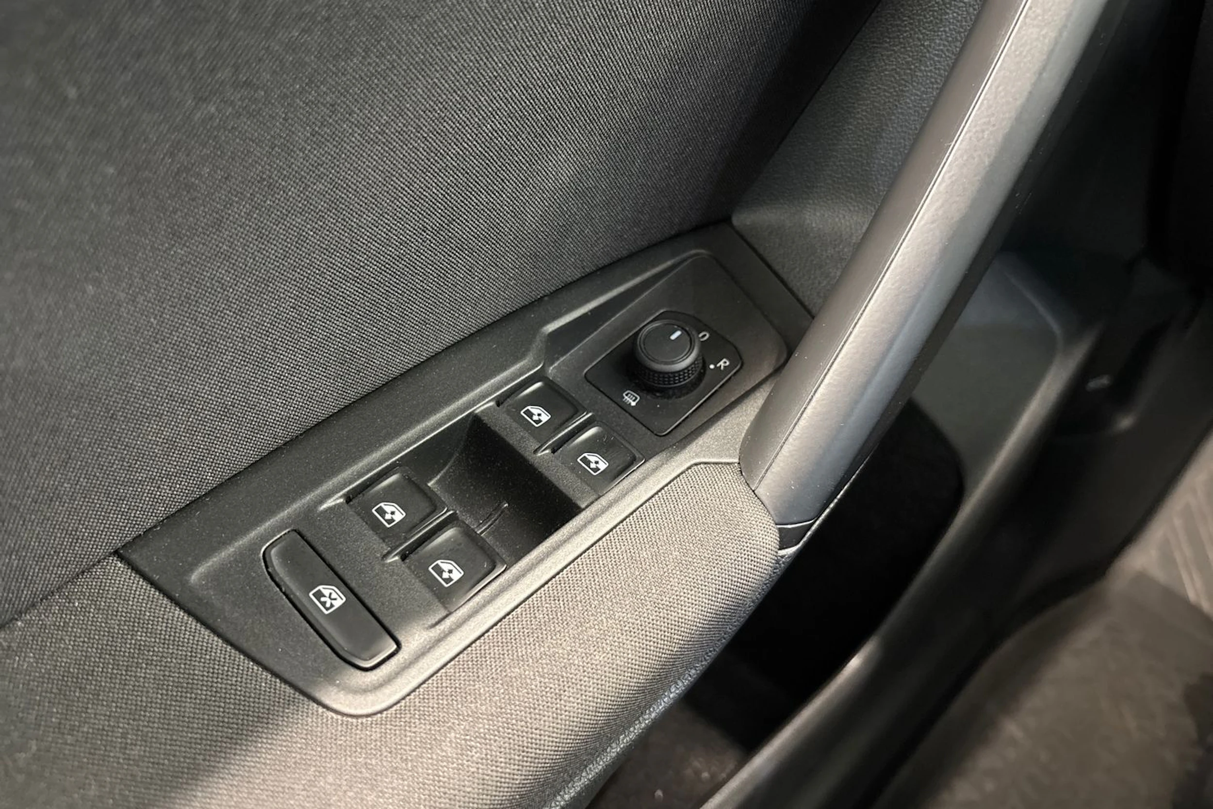Sininen Volkswagen Tiguan 2022 kuva 20.