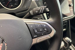 Sininen Volkswagen Tiguan 2022 kuva 23.