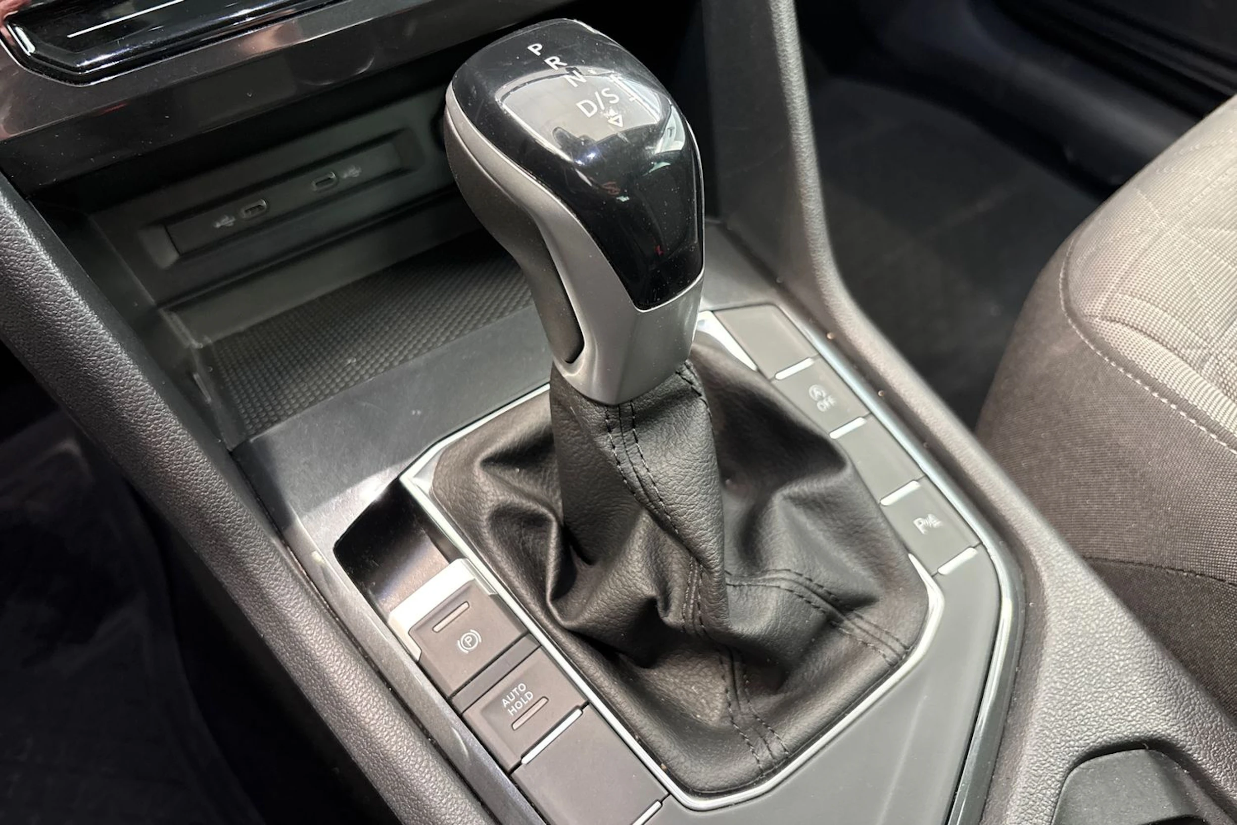 Sininen Volkswagen Tiguan 2022 kuva 24.
