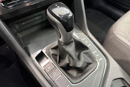 Sininen Volkswagen Tiguan 2022 kuva 24.