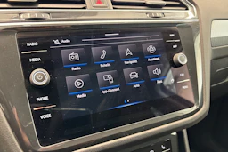 Sininen Volkswagen Tiguan 2022 kuva 26.