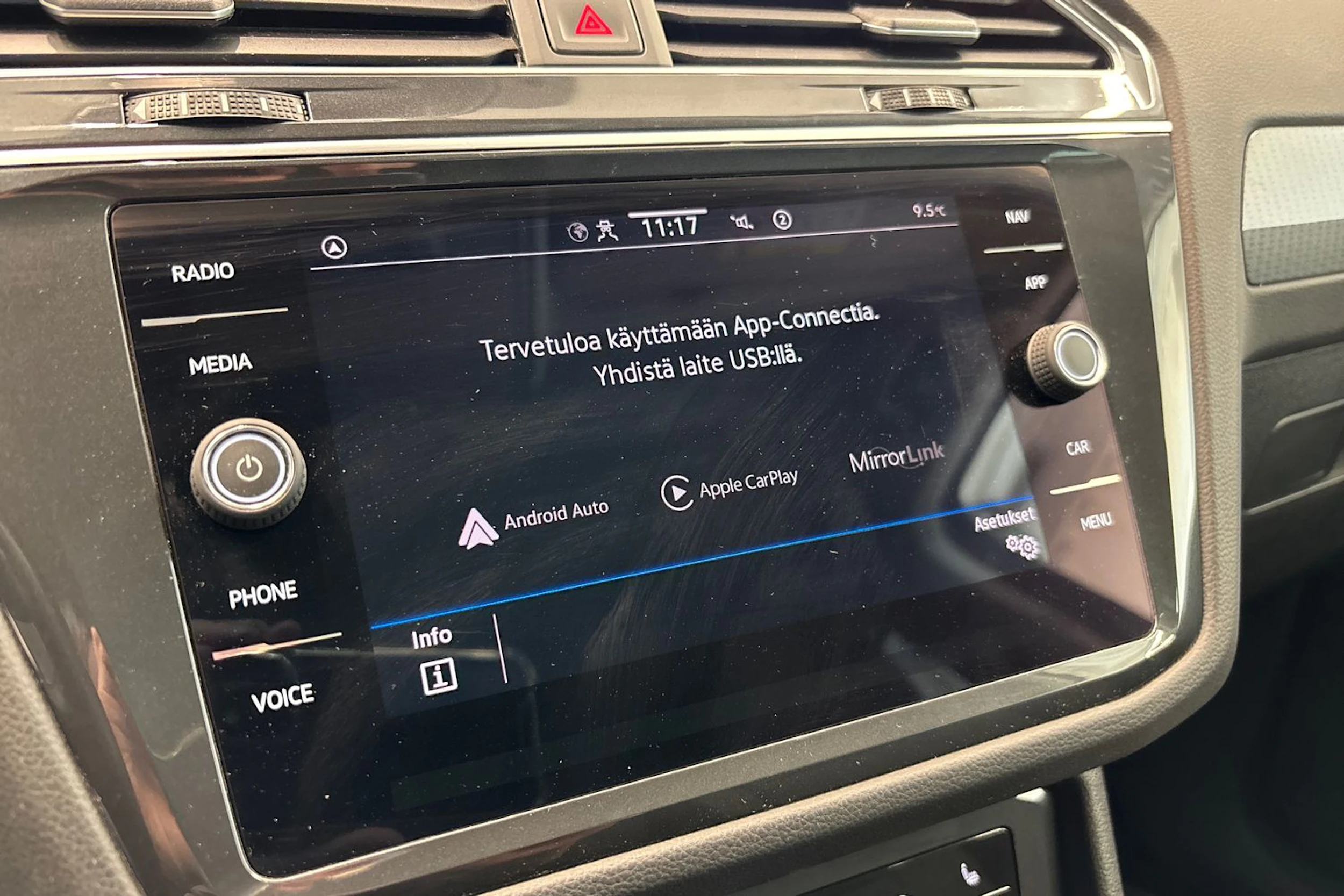 Sininen Volkswagen Tiguan 2022 kuva 27.