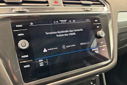 Sininen Volkswagen Tiguan 2022 kuva 27.