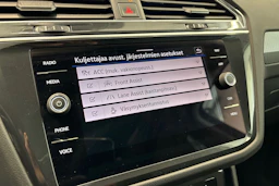 Sininen Volkswagen Tiguan 2022 kuva 28.
