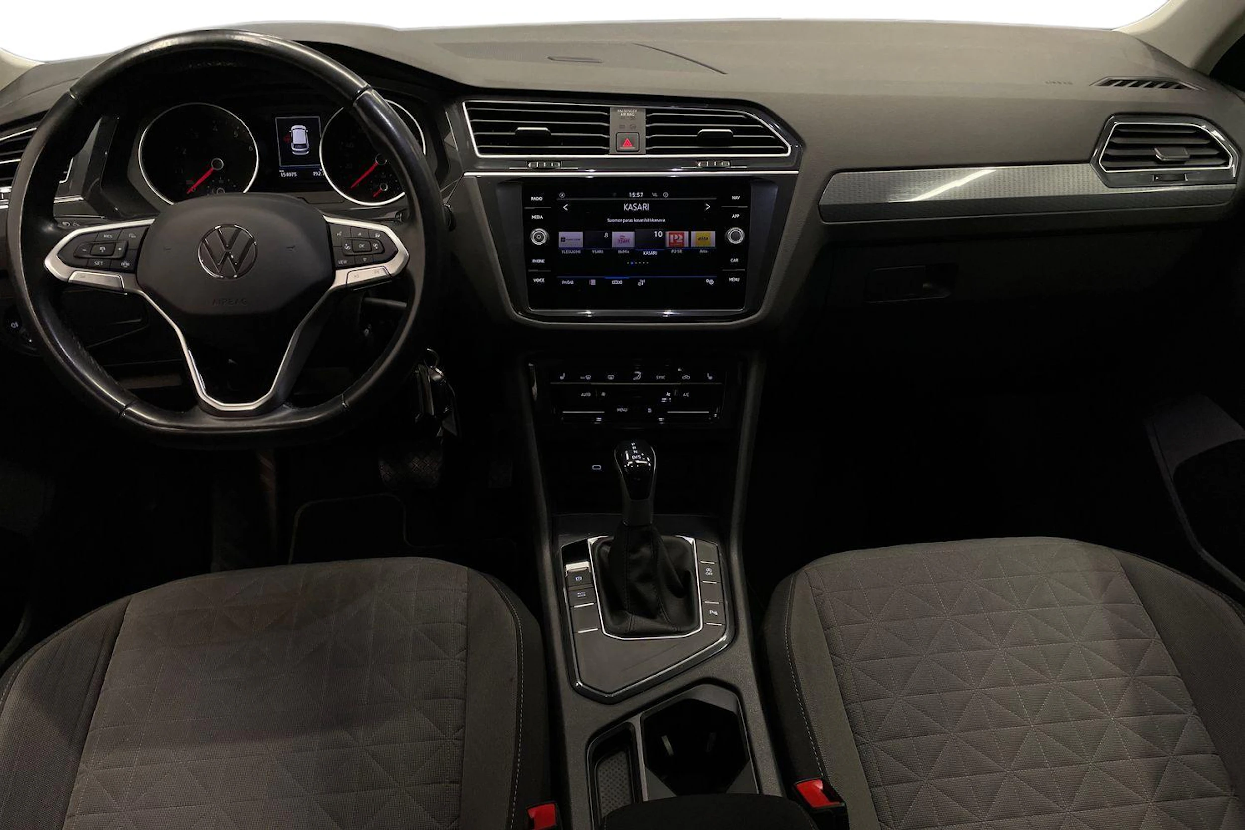 harmaa Volkswagen Tiguan 2022 kuva 7.