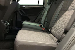 harmaa Volkswagen Tiguan 2022 kuva 8.