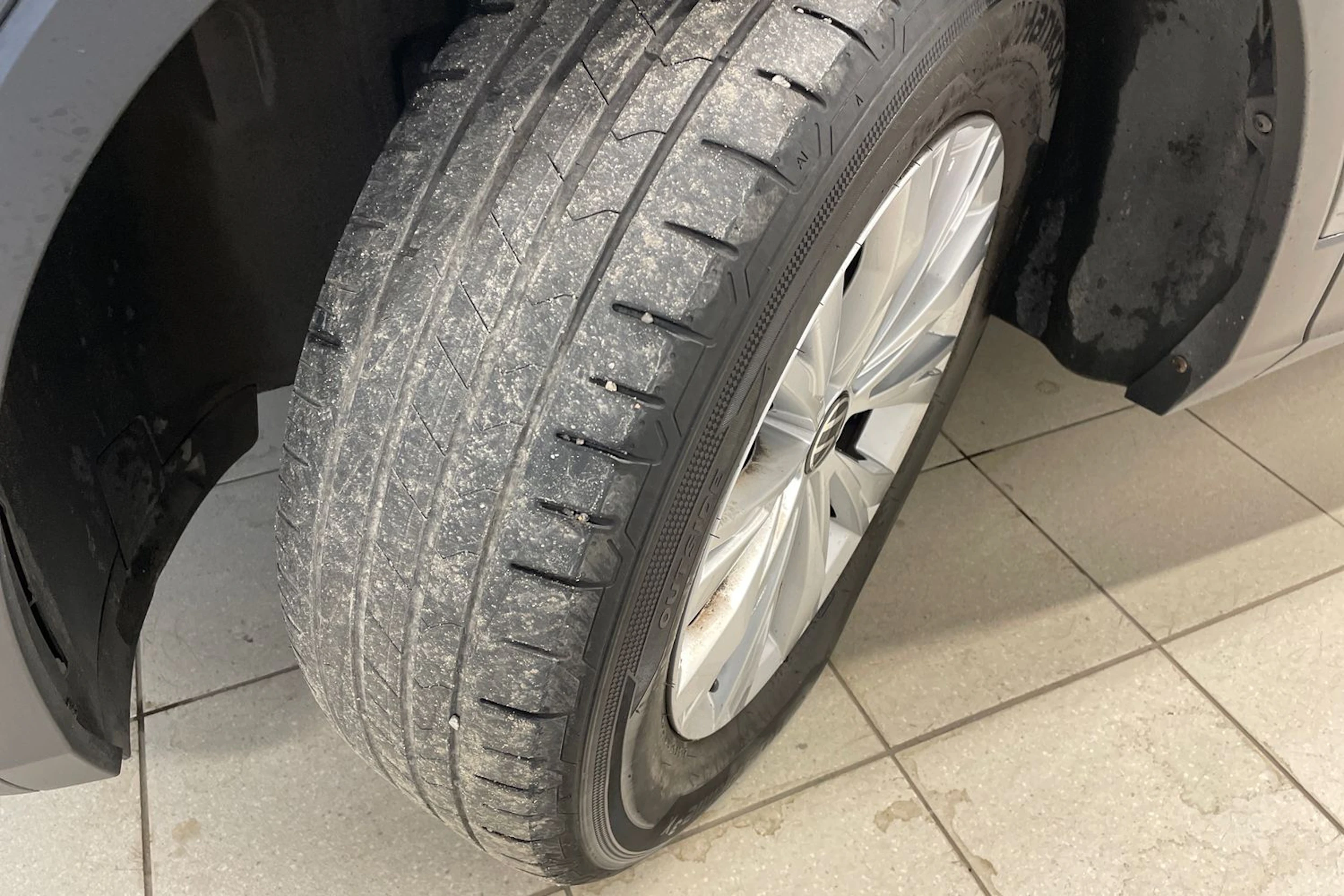 harmaa Volkswagen Tiguan 2022 kuva 10.