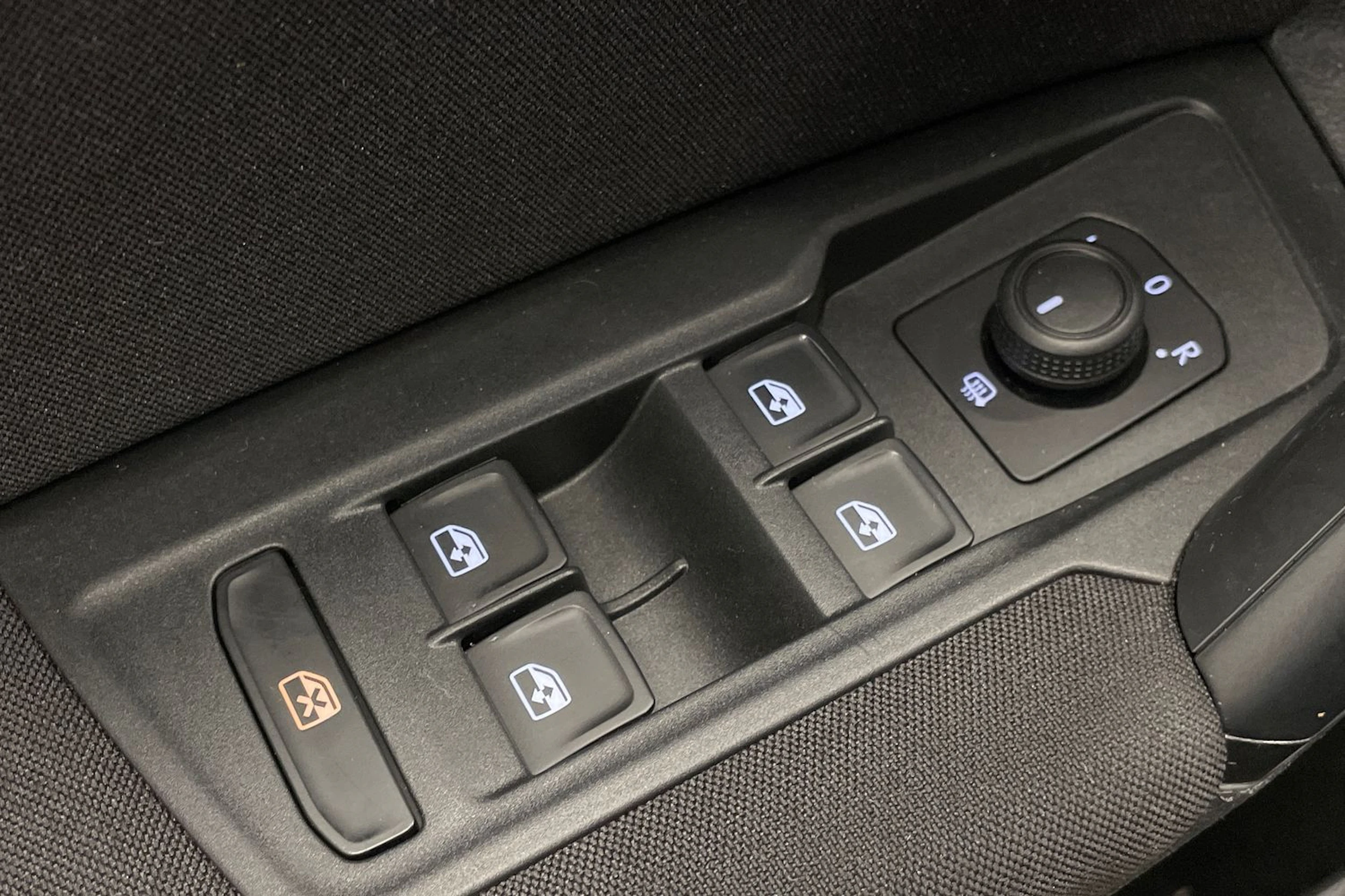 harmaa Volkswagen Tiguan 2022 kuva 11.