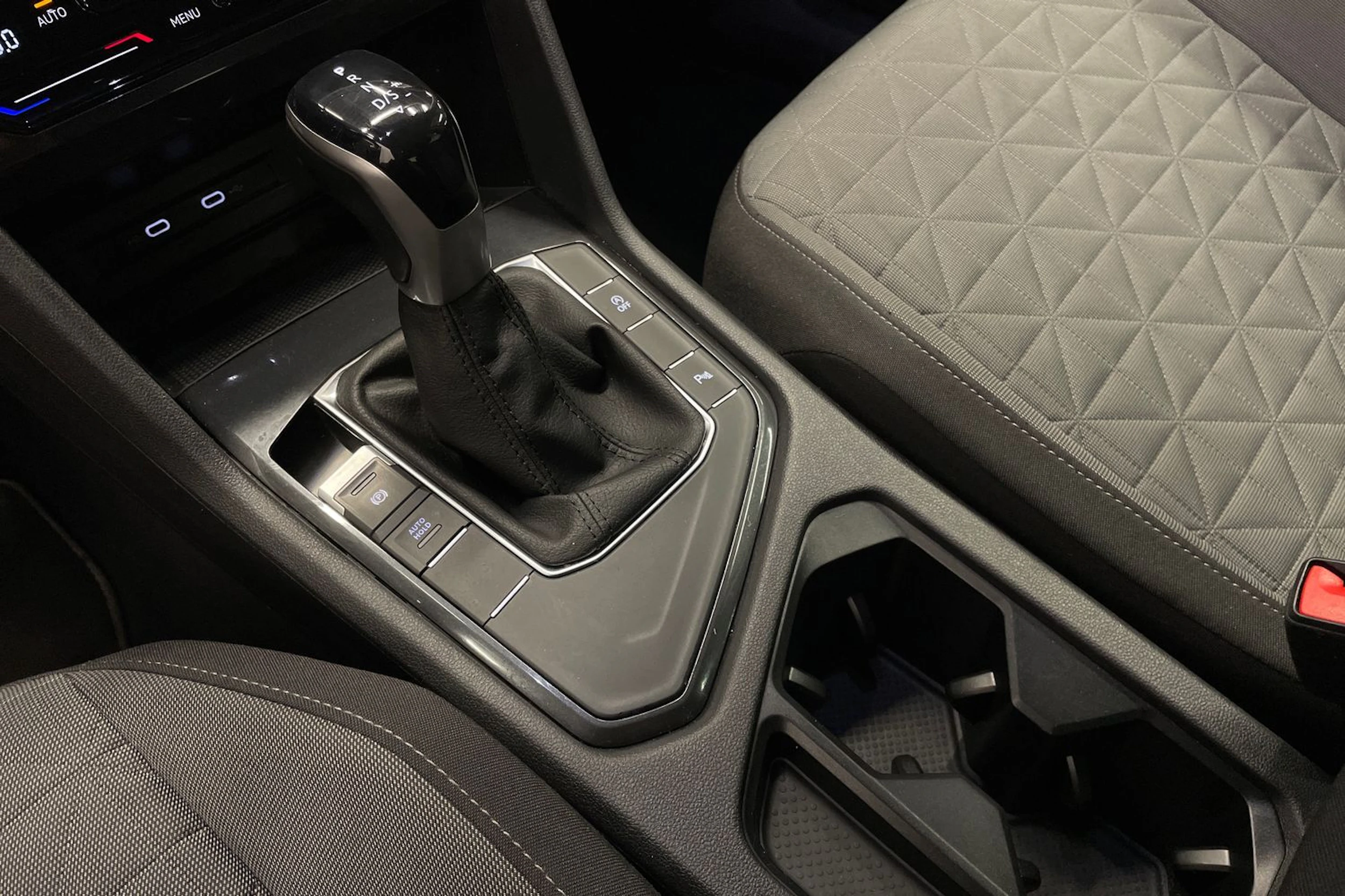 harmaa Volkswagen Tiguan 2022 kuva 15.