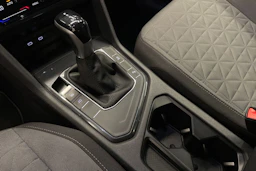 harmaa Volkswagen Tiguan 2022 kuva 15.