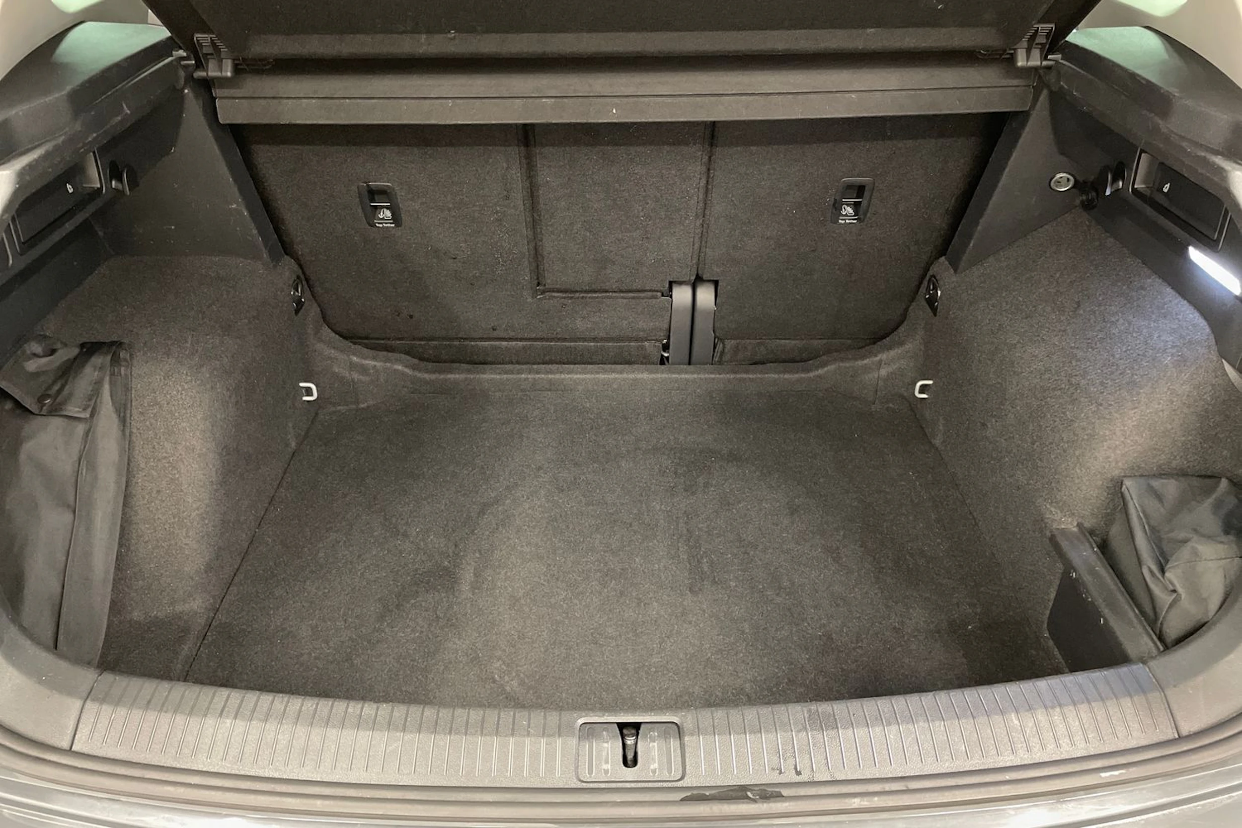 harmaa Volkswagen Tiguan 2022 kuva 20.