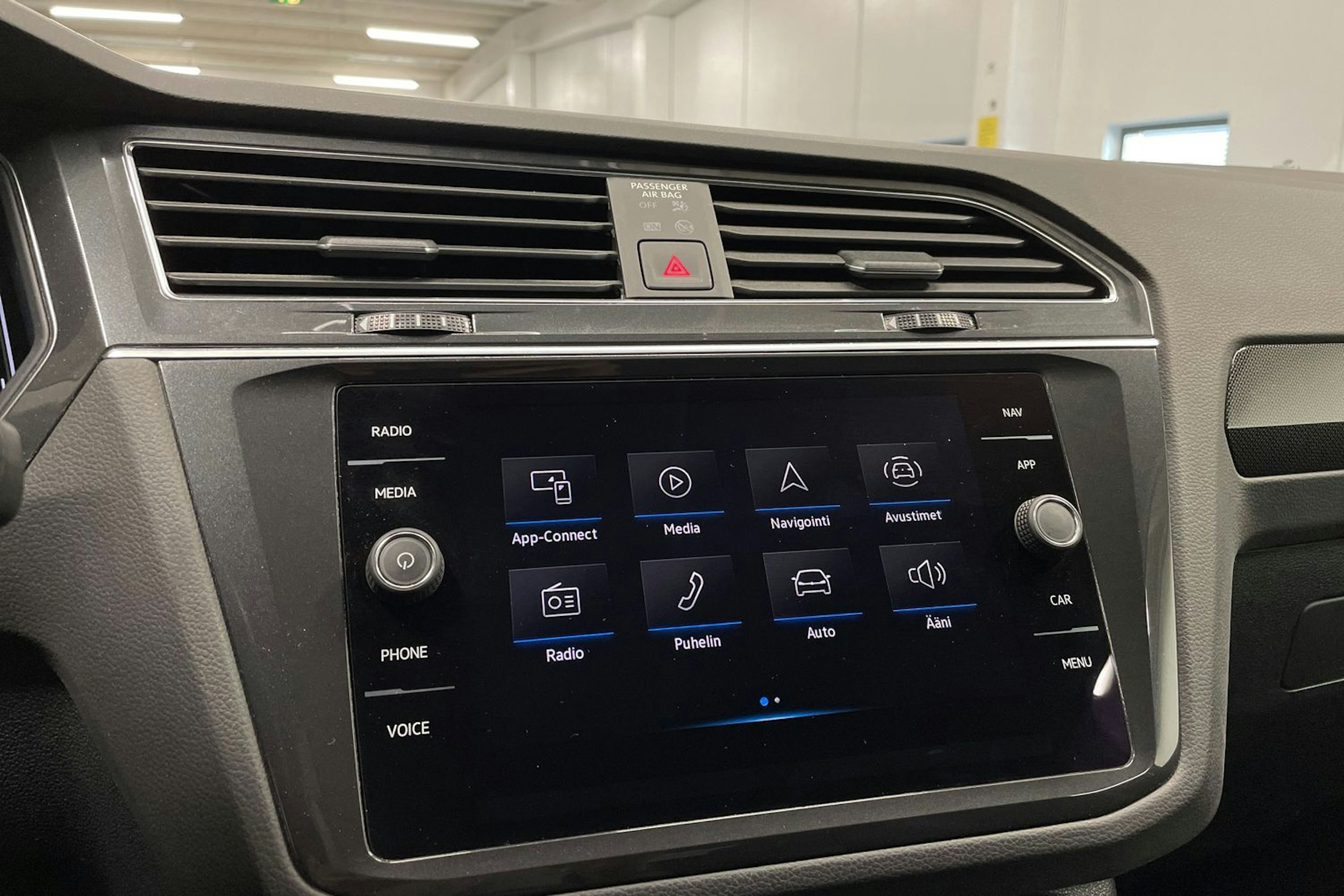 met. musta Volkswagen Tiguan 2022 kuva 14.