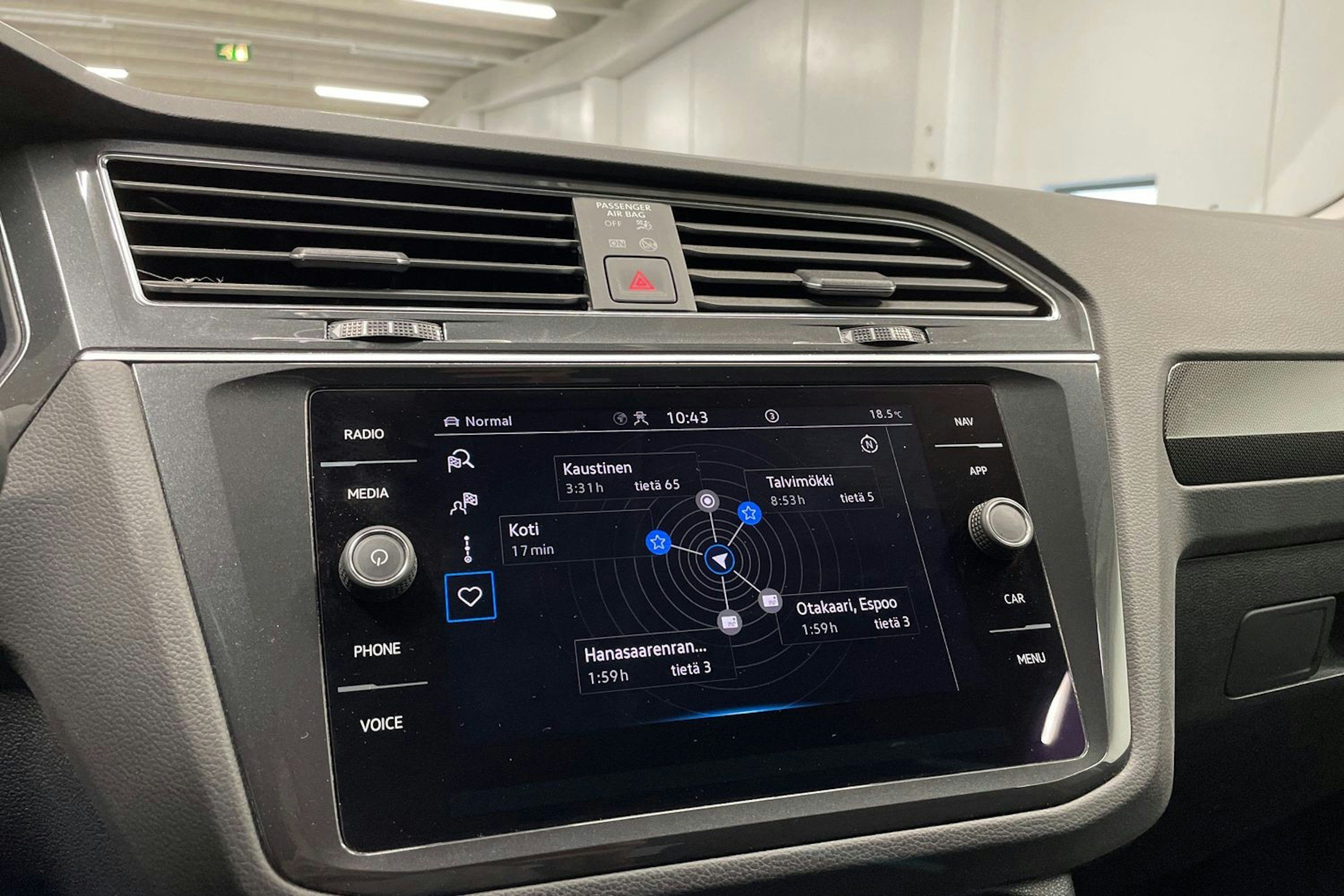 met. musta Volkswagen Tiguan 2022 kuva 18.