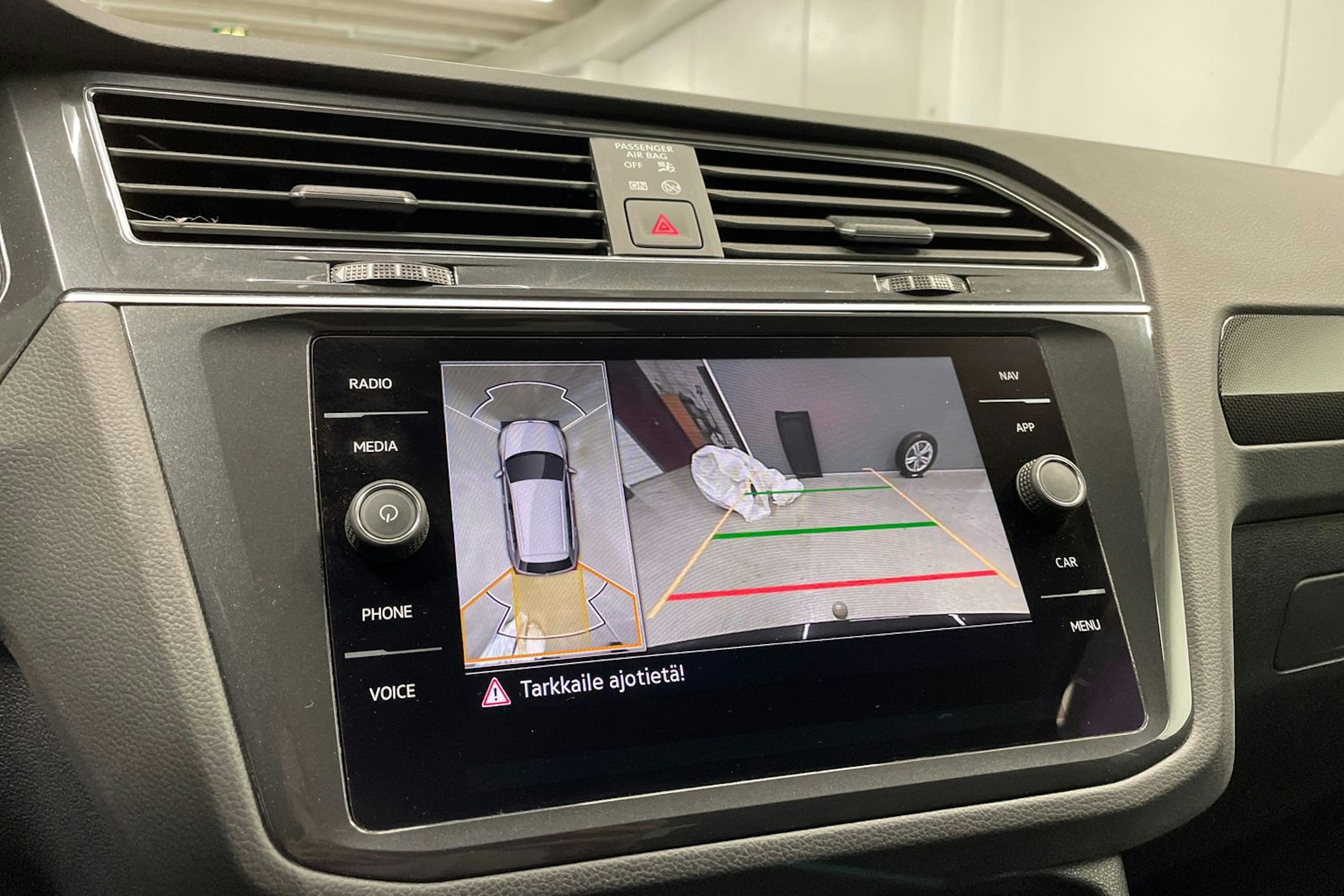 met. musta Volkswagen Tiguan 2022 kuva 19.