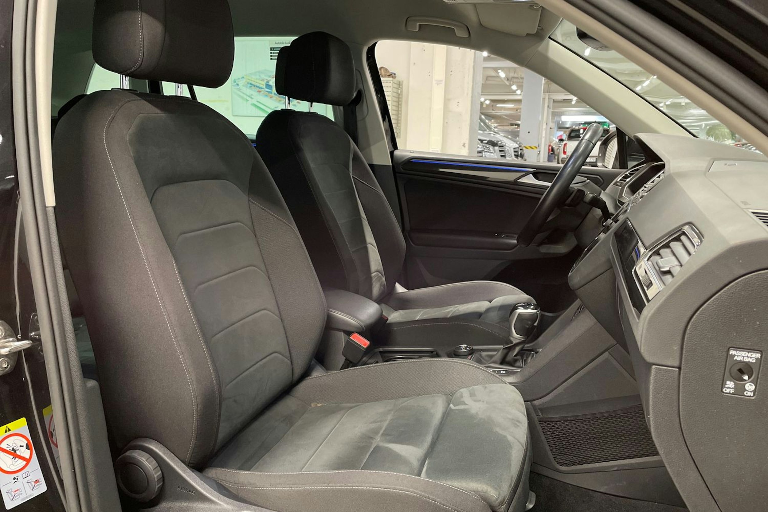 met. musta Volkswagen Tiguan 2022 kuva 26.