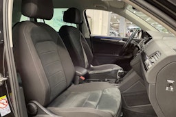met. musta Volkswagen Tiguan 2022 kuva 26.