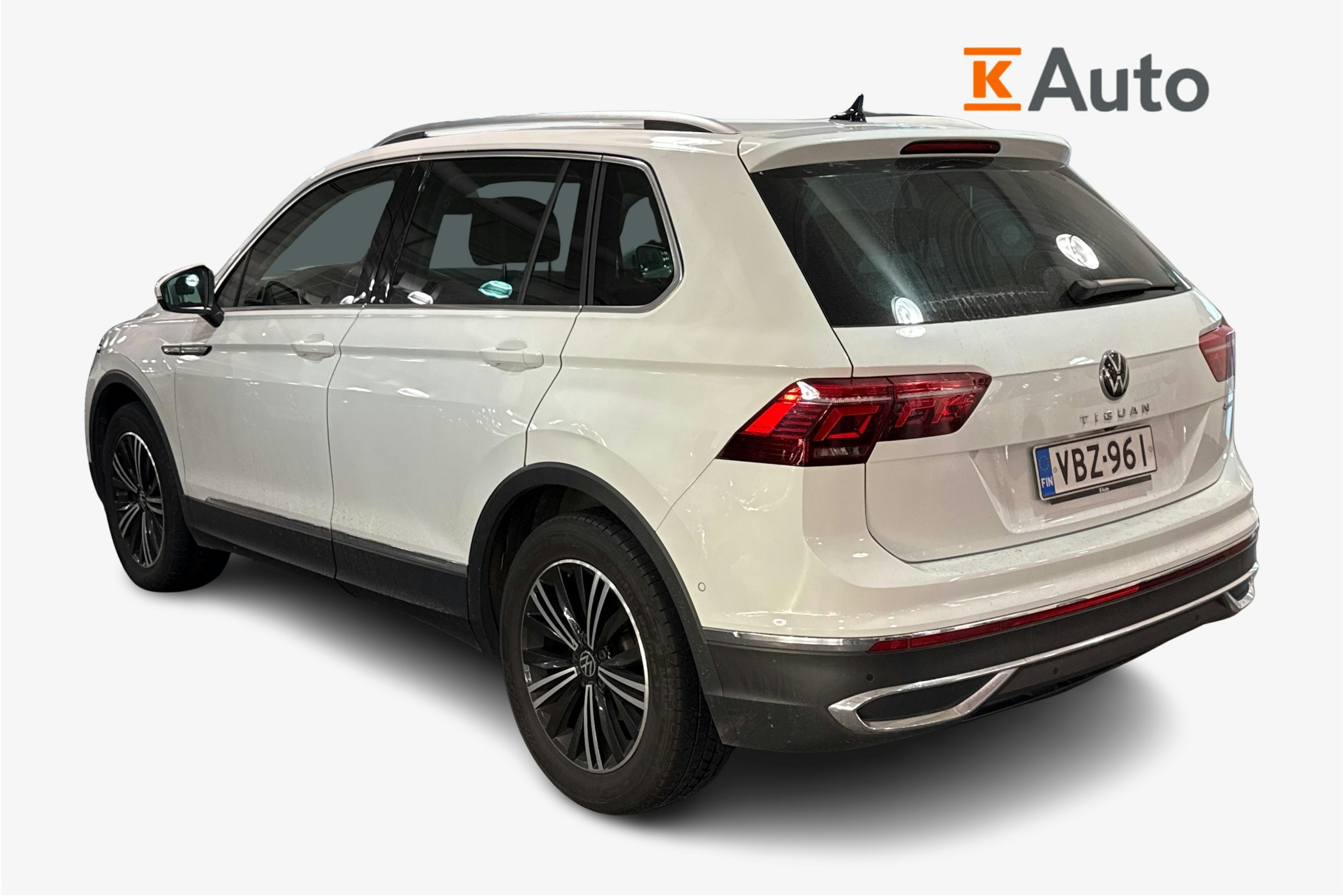 valkoinen Volkswagen Tiguan 2022 kuva 2.