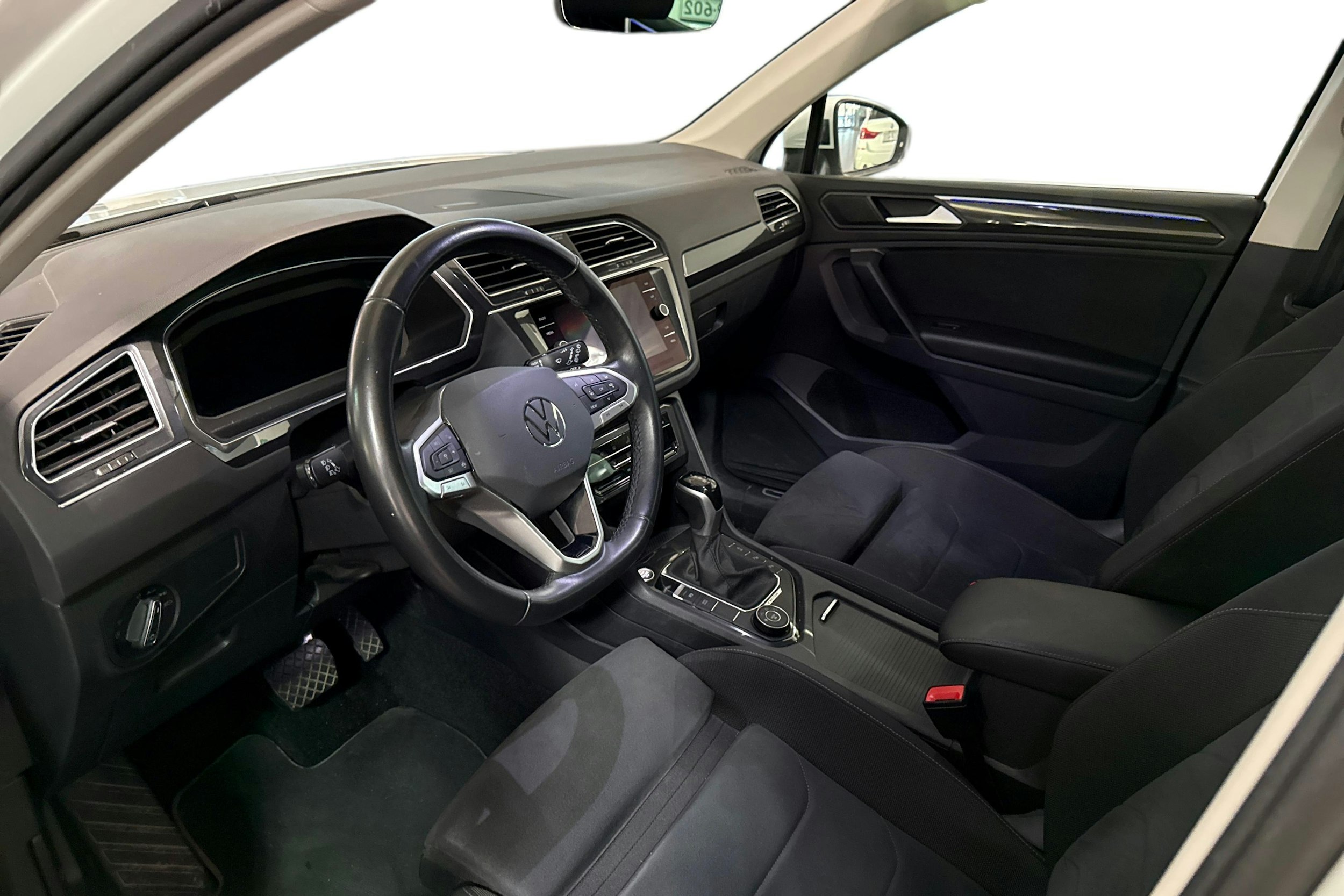 valkoinen Volkswagen Tiguan 2022 kuva 3.