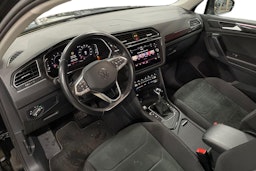 Musta Volkswagen Tiguan 2022 kuva 7.